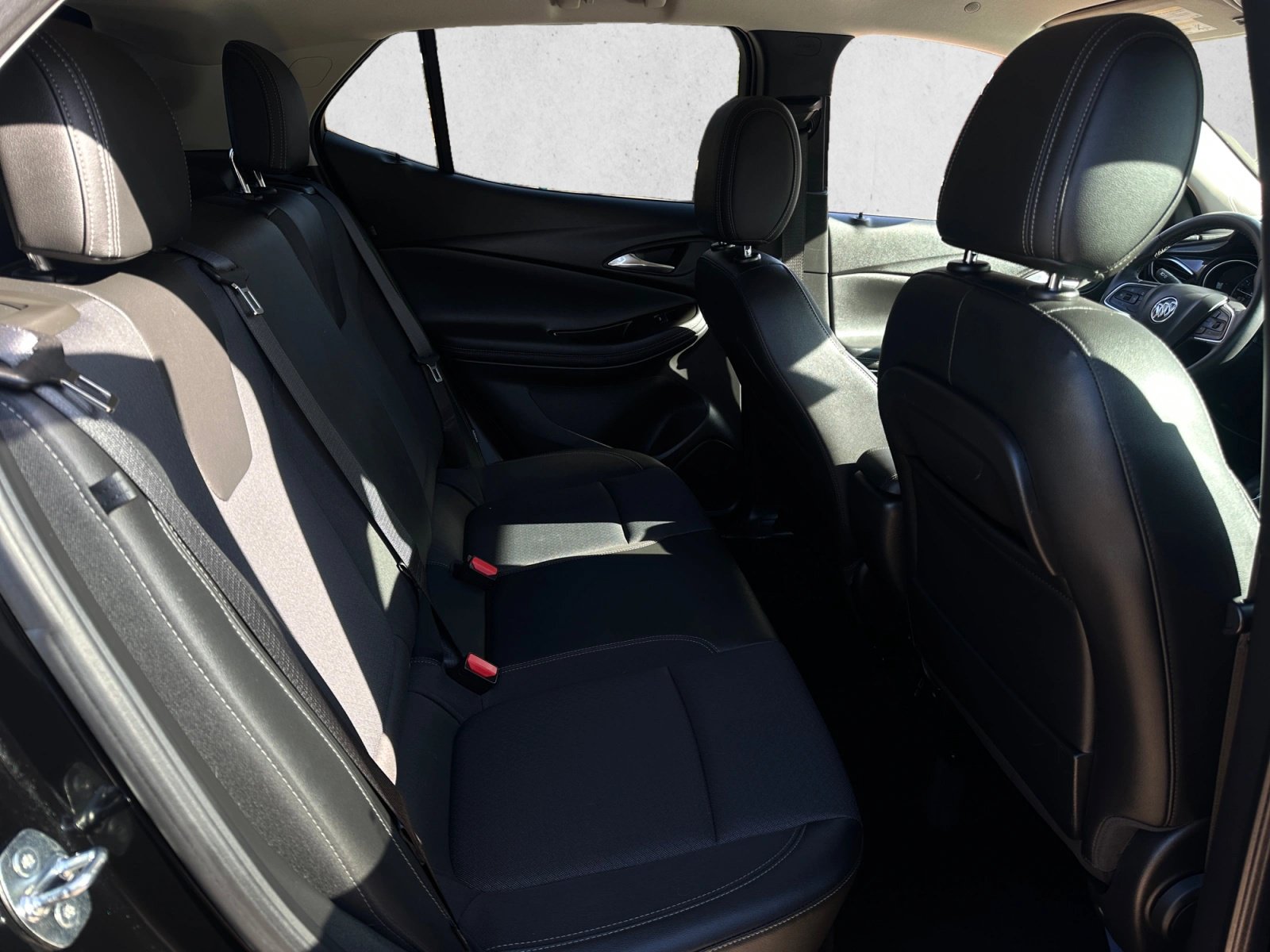 Used 2022 Buick Encore GX Preferred w/ Cold Weather Comfort Package AWD/4WD image 25