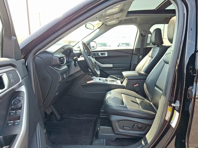 Certified 2023 Ford Explorer XLT w/ Equipment Group 202A AWD/4WD image 15