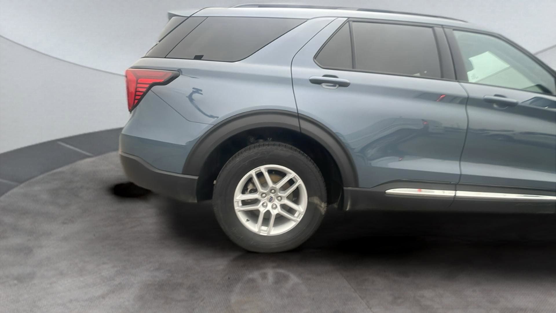 Certified 2025 Ford Explorer Active AWD/4WD image 22