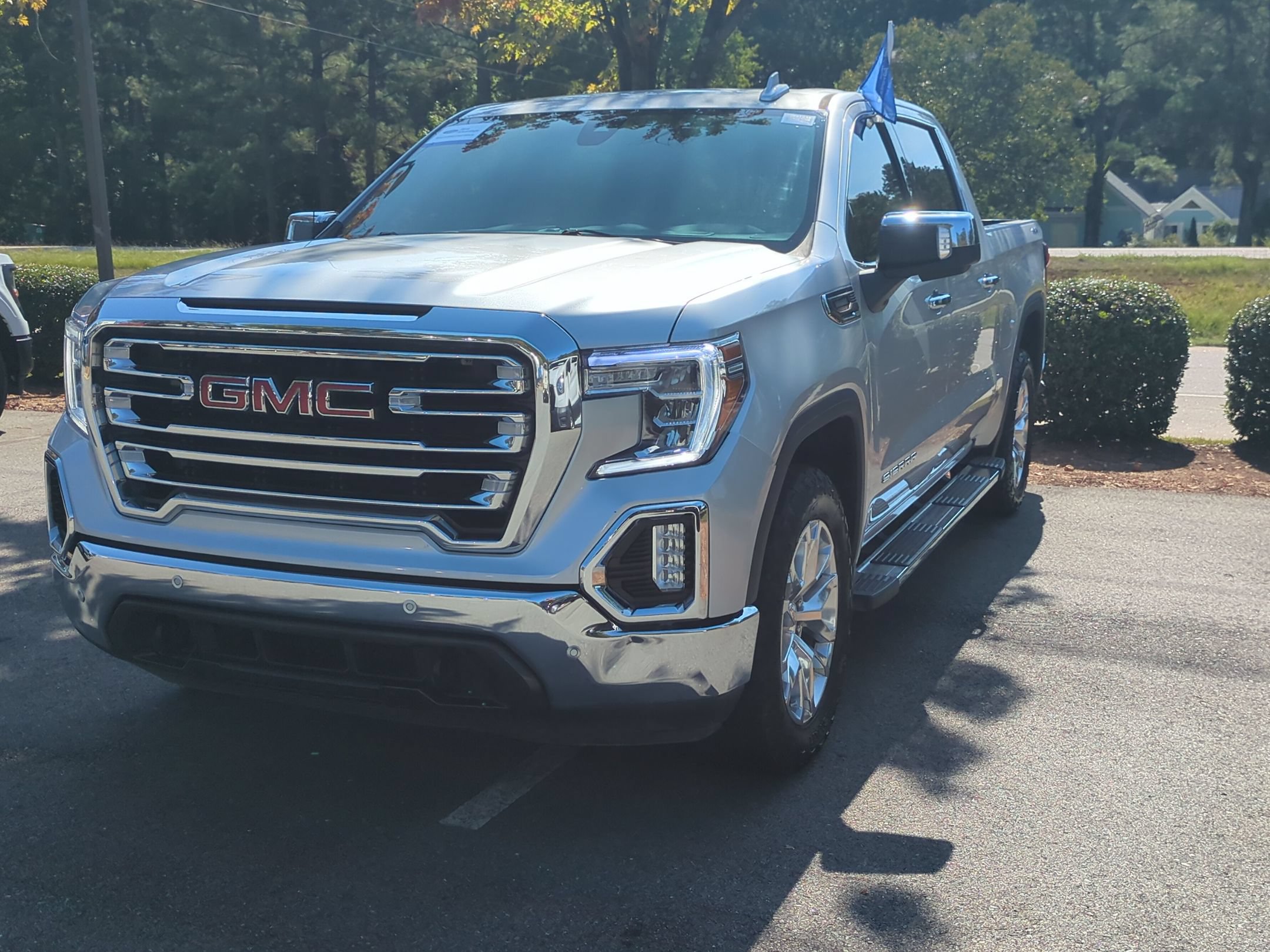 Used 2021 GMC Sierra 1500 SLT w/ SLT Premium Plus Package AWD/4WD image 6
