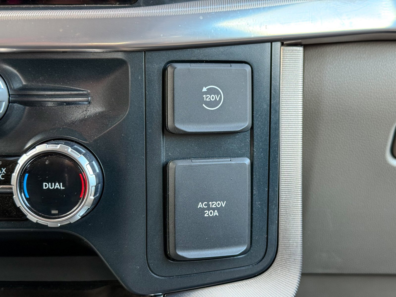 Certified 2024 Ford F150 Platinum w/ Equipment Group 703A Plus image 30