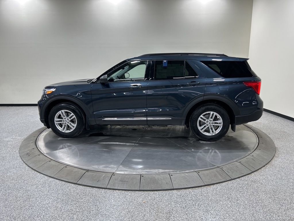 Certified 2022 Ford Explorer XLT w/ Equipment Group 202A image 2