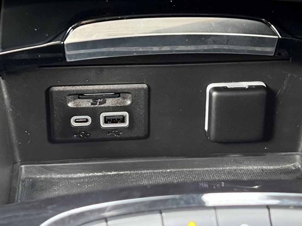 Used 2022 Buick Envision Essence w/ Technology Package I image 34