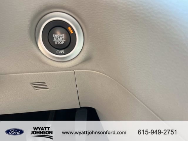 Used 2023 Chrysler Pacifica Touring-L image 38