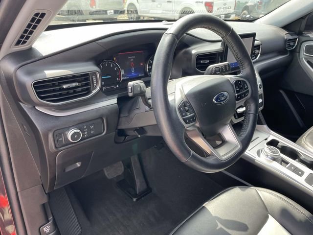 Certified 2022 Ford Explorer XLT w/ Equipment Group 202A image 18