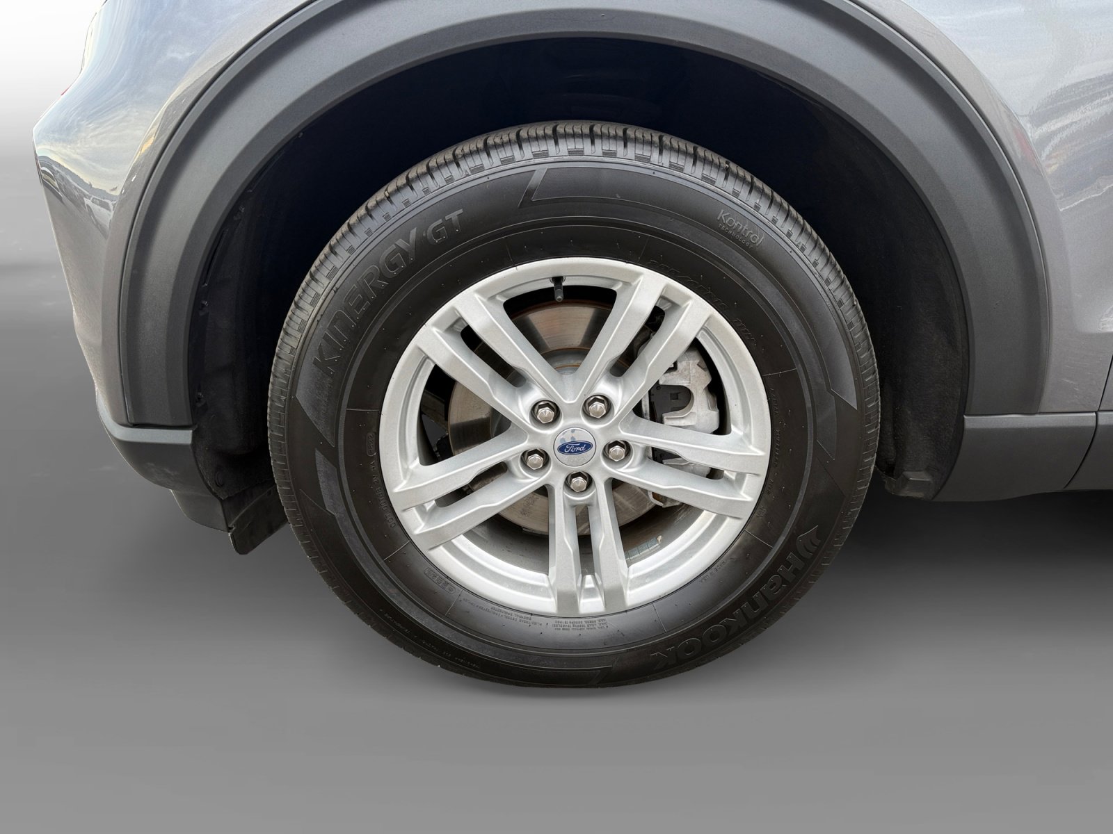 Certified 2022 Ford Explorer XLT w/ Equipment Group 202A image 9