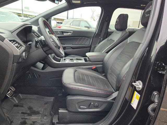 Certified 2022 Ford Edge ST-Line w/ Class II Trailer Tow Package image 24