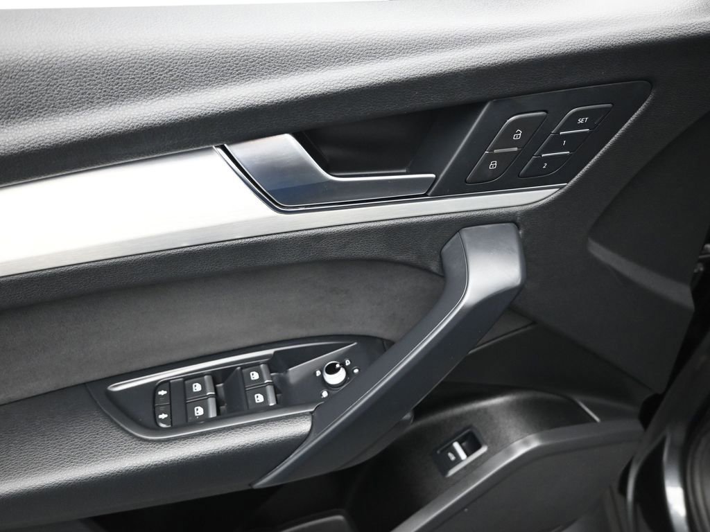 Used 2021 Audi SQ5 Premium w/ Convenience Package image 38