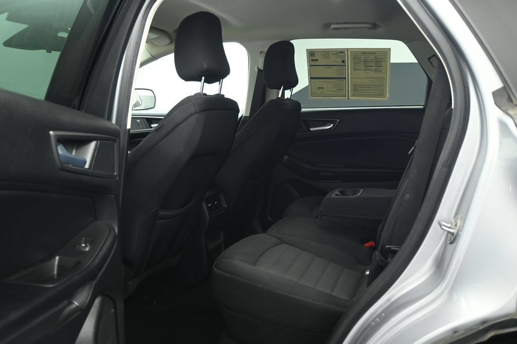 Certified 2022 Ford Edge SE w/ Black Appearance Package AWD/4WD image 17