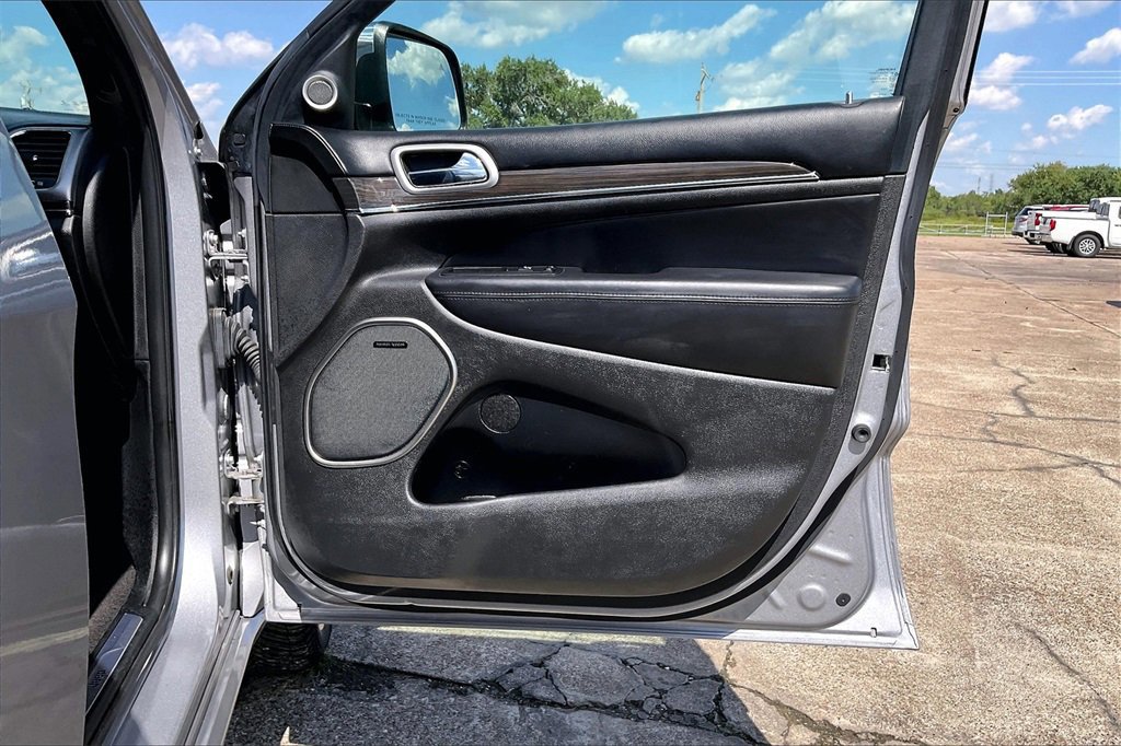 Used 2018 Jeep Grand Cherokee Overland image 29