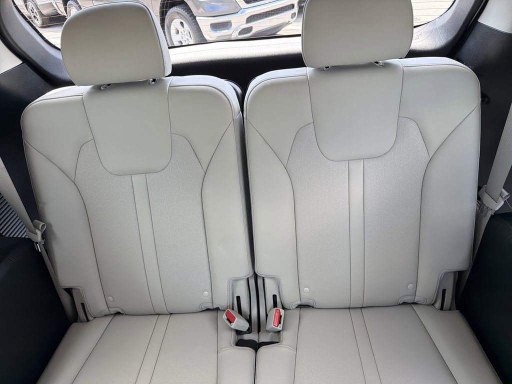 Used 2023 Kia Sorento EX FWD image 18