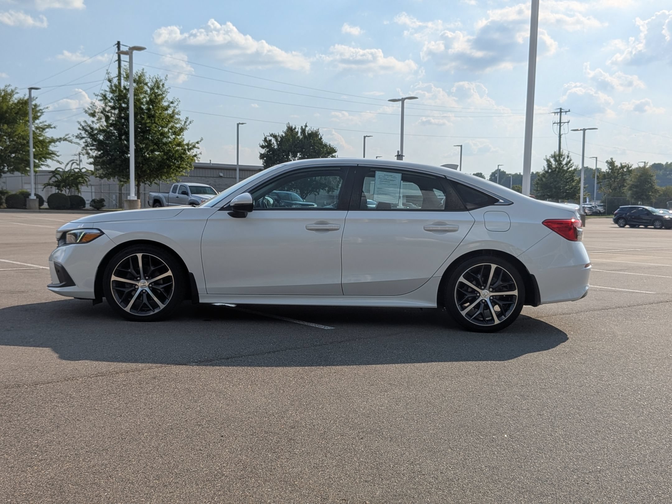 Used 2022 Honda Civic Touring image 7