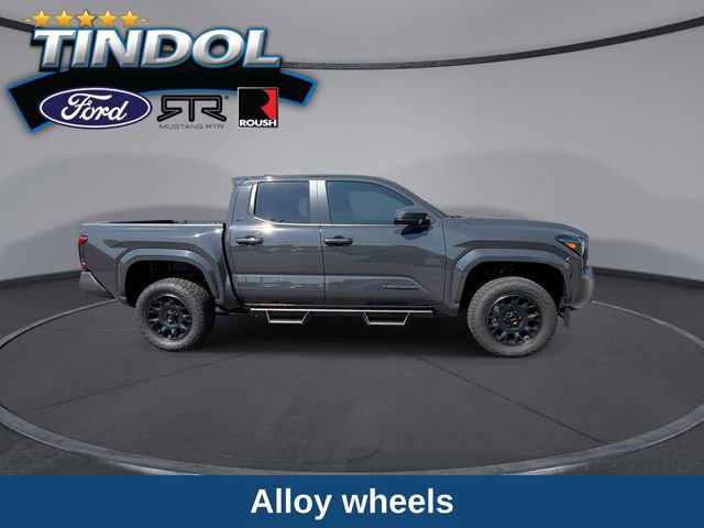 Used 2025 Toyota Tacoma SR5 AWD/4WD image 2