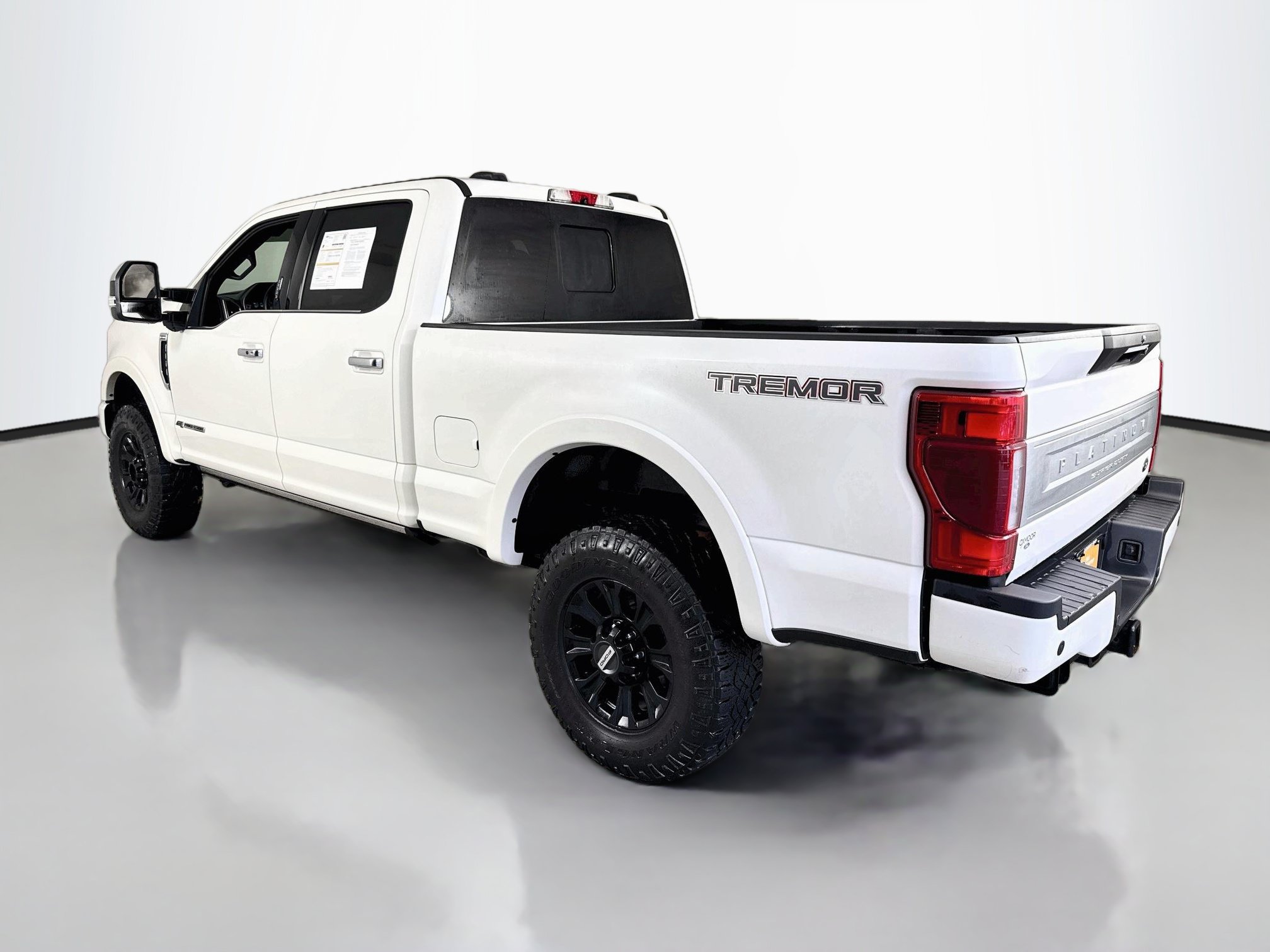 Certified 2022 Ford F350 Platinum w/ Tremor Off-Road Package AWD/4WD image 10