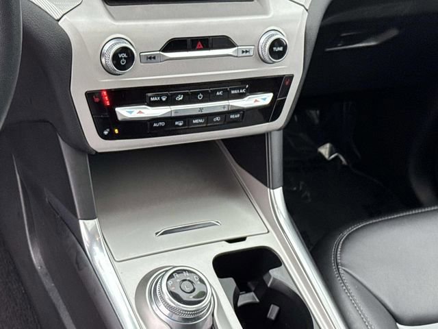 Certified 2023 Ford Explorer XLT w/ Equipment Group 202A image 22