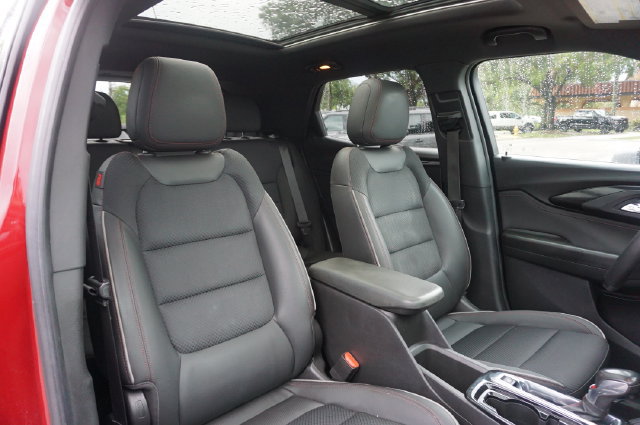 Used 2021 Chevrolet TrailBlazer RS w/ Sun and Liftgate Package FWD image 2