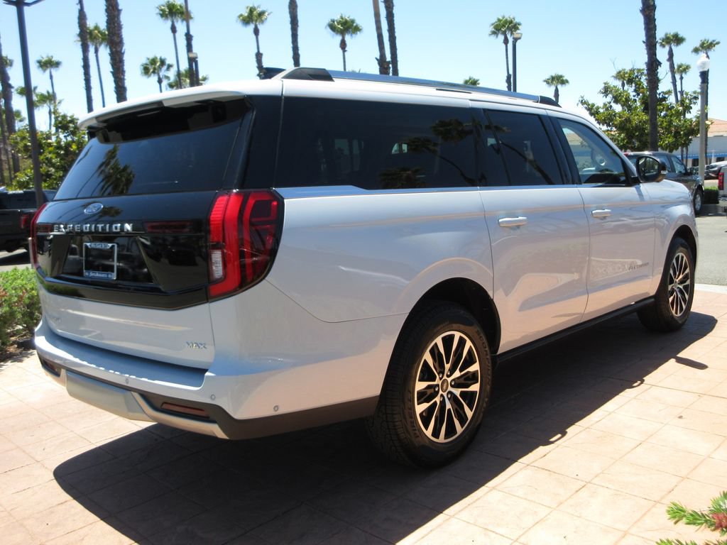 Certified 2025 Ford Expedition Max Platinum AWD/4WD image 4