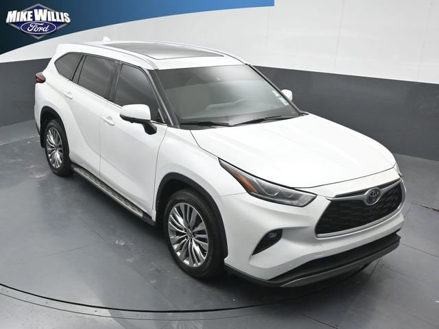 Used 2023 Toyota Highlander Platinum FWD image 6