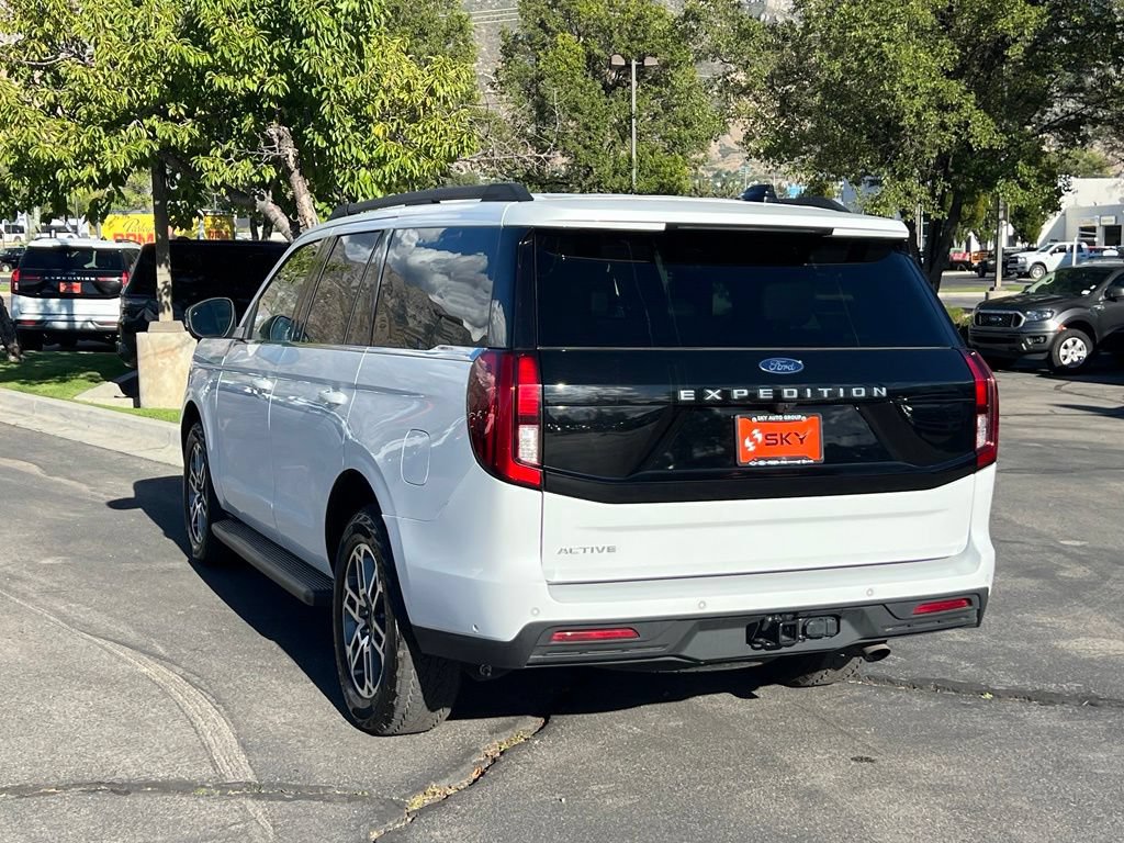 Certified 2025 Ford Expedition Active AWD/4WD image 11