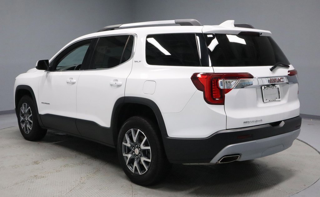 Used 2023 GMC Acadia SLT w/ Preferred Package image 3