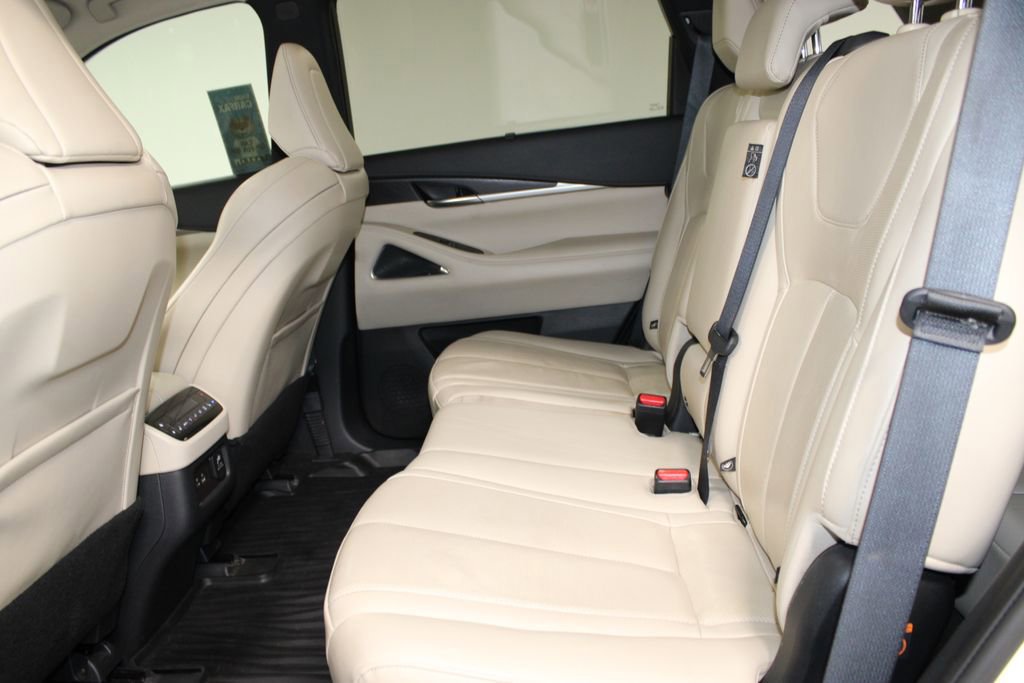 Used 2023 INFINITI QX60 Sensory w/ Cargo Package image 29