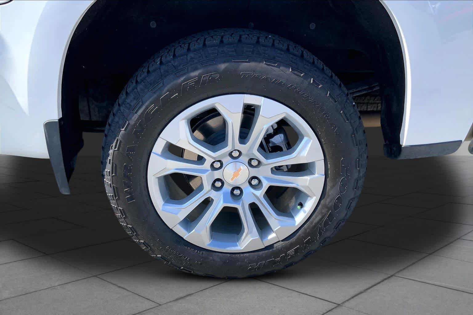 Used 2025 Chevrolet Silverado 1500 LTZ w/ LTZ Premium Package AWD/4WD image 10