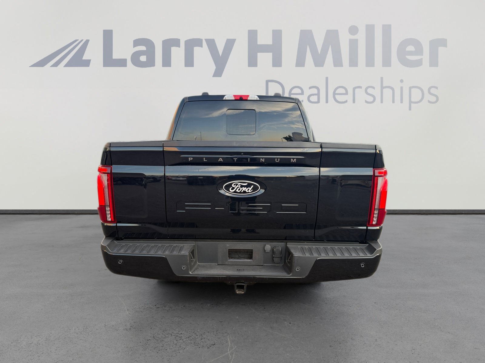 Certified 2025 Ford F150 Platinum AWD/4WD image 4