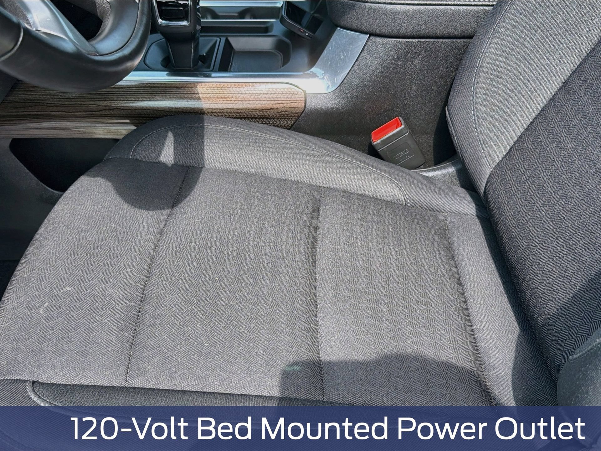 Used 2025 Chevrolet Silverado 1500 LT AWD/4WD image 25