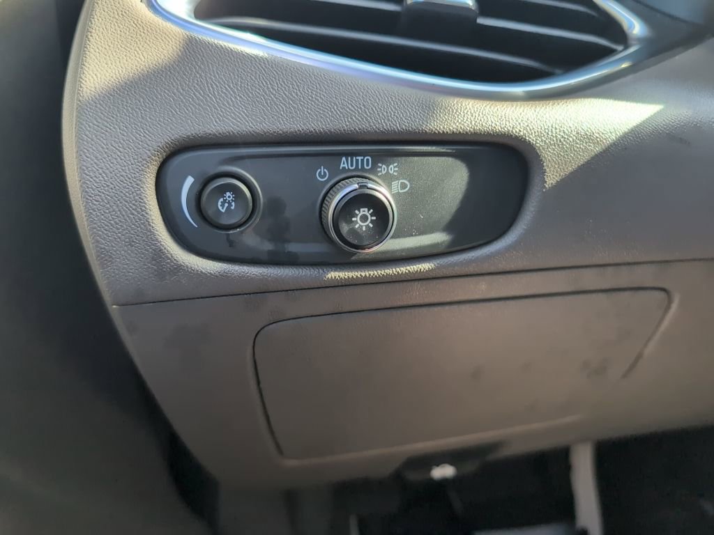 Used 2018 Chevrolet Malibu LT w/ Leather Package image 23