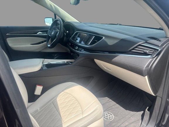 Used 2022 Buick Enclave Avenir w/ Avenir Technology Package AWD/4WD image 11