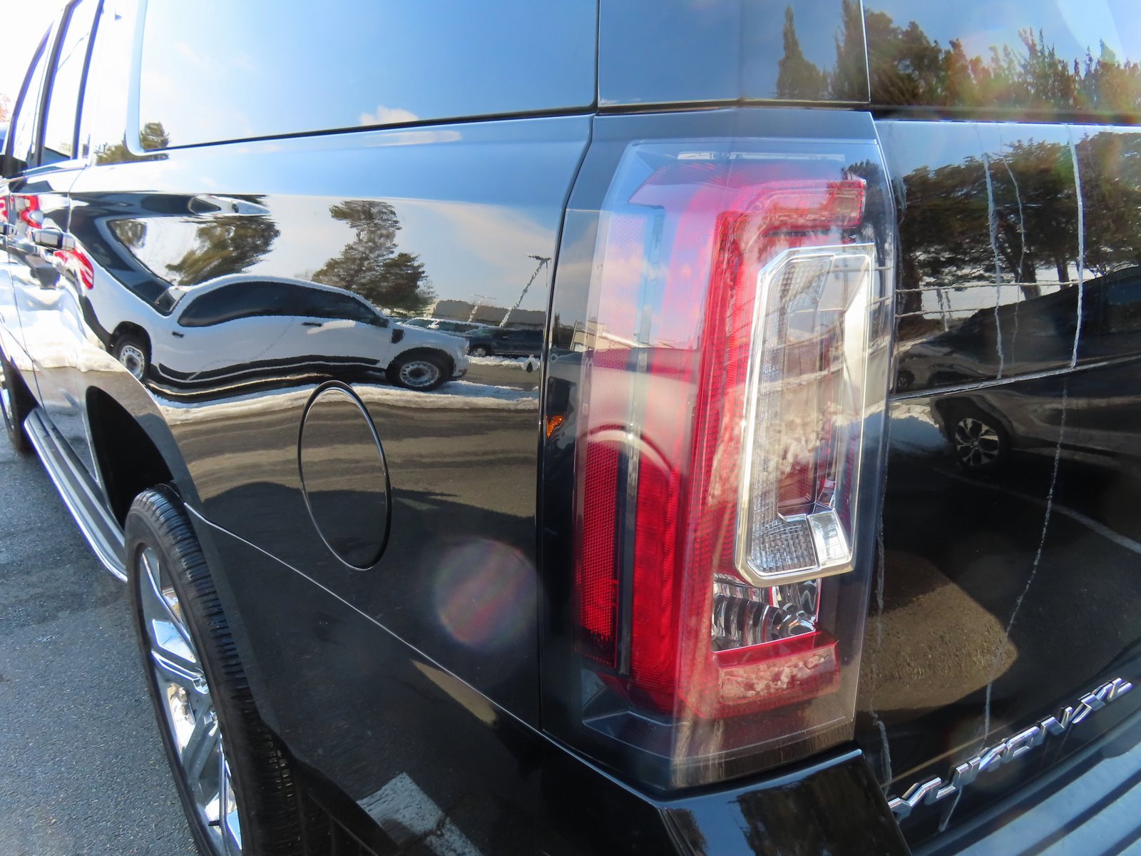 Used 2019 GMC Yukon XL SLT image 10