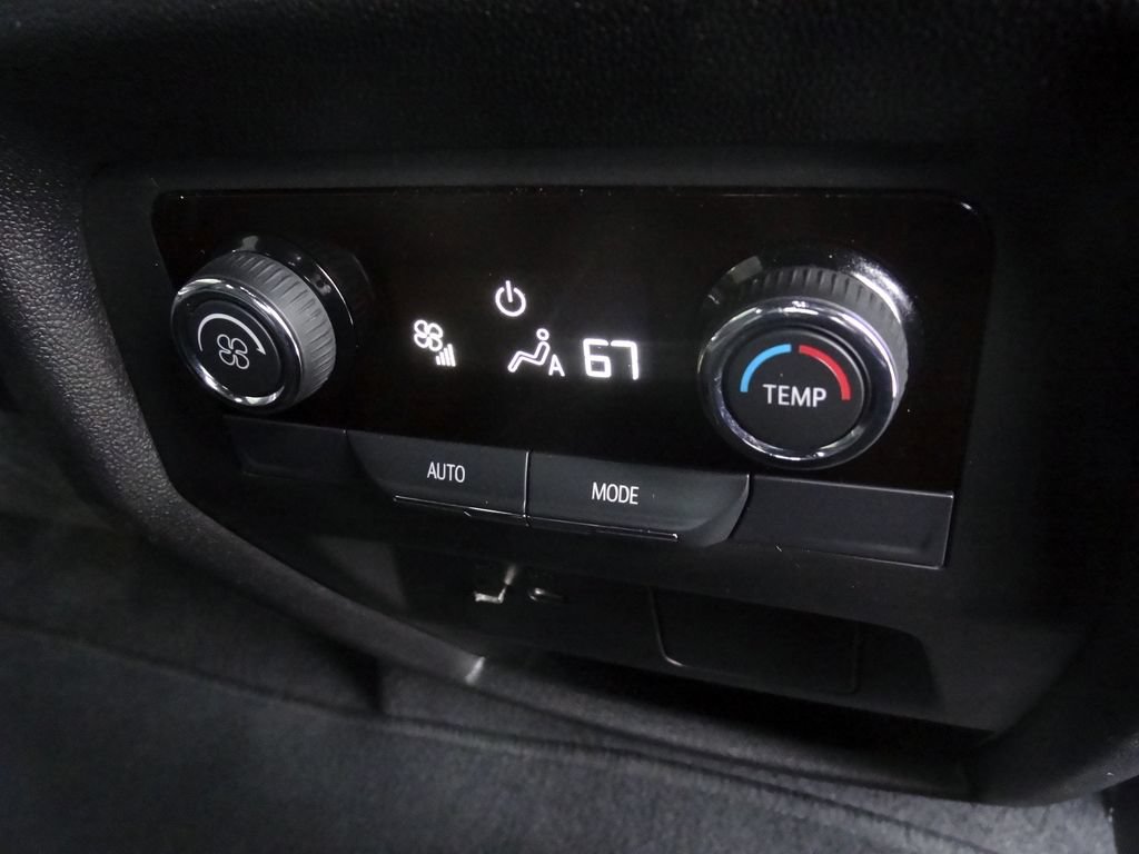 Used 2025 Chevrolet Traverse LT w/ Midnight/Sport Edition AWD/4WD image 14