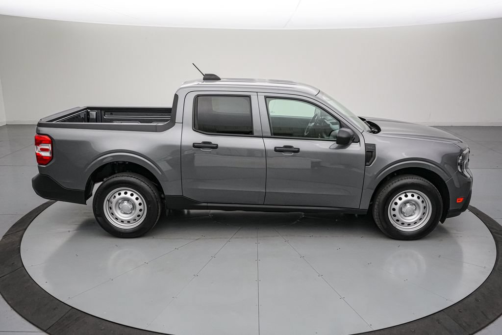 Certified 2025 Ford Maverick XL FWD image 3