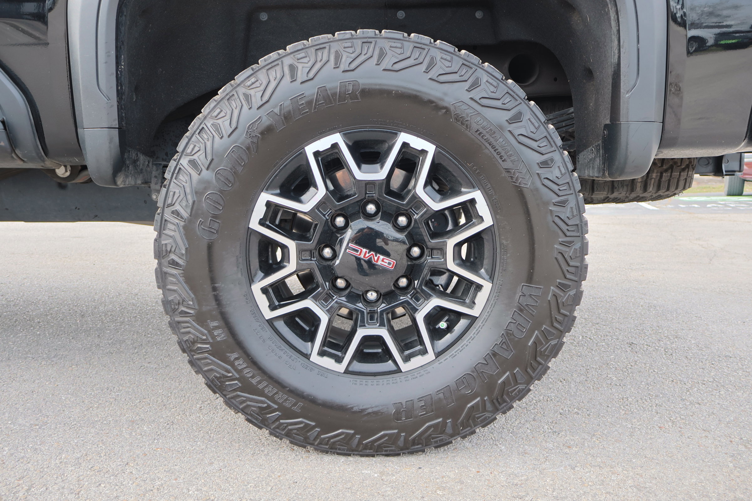 Used 2024 GMC Sierra 2500 AT4X image 20