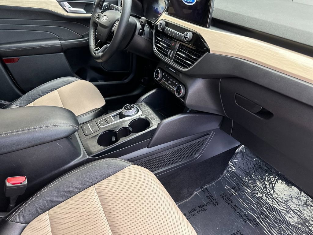 Certified 2022 Ford Escape Titanium w/ Titanium Premium Package image 15