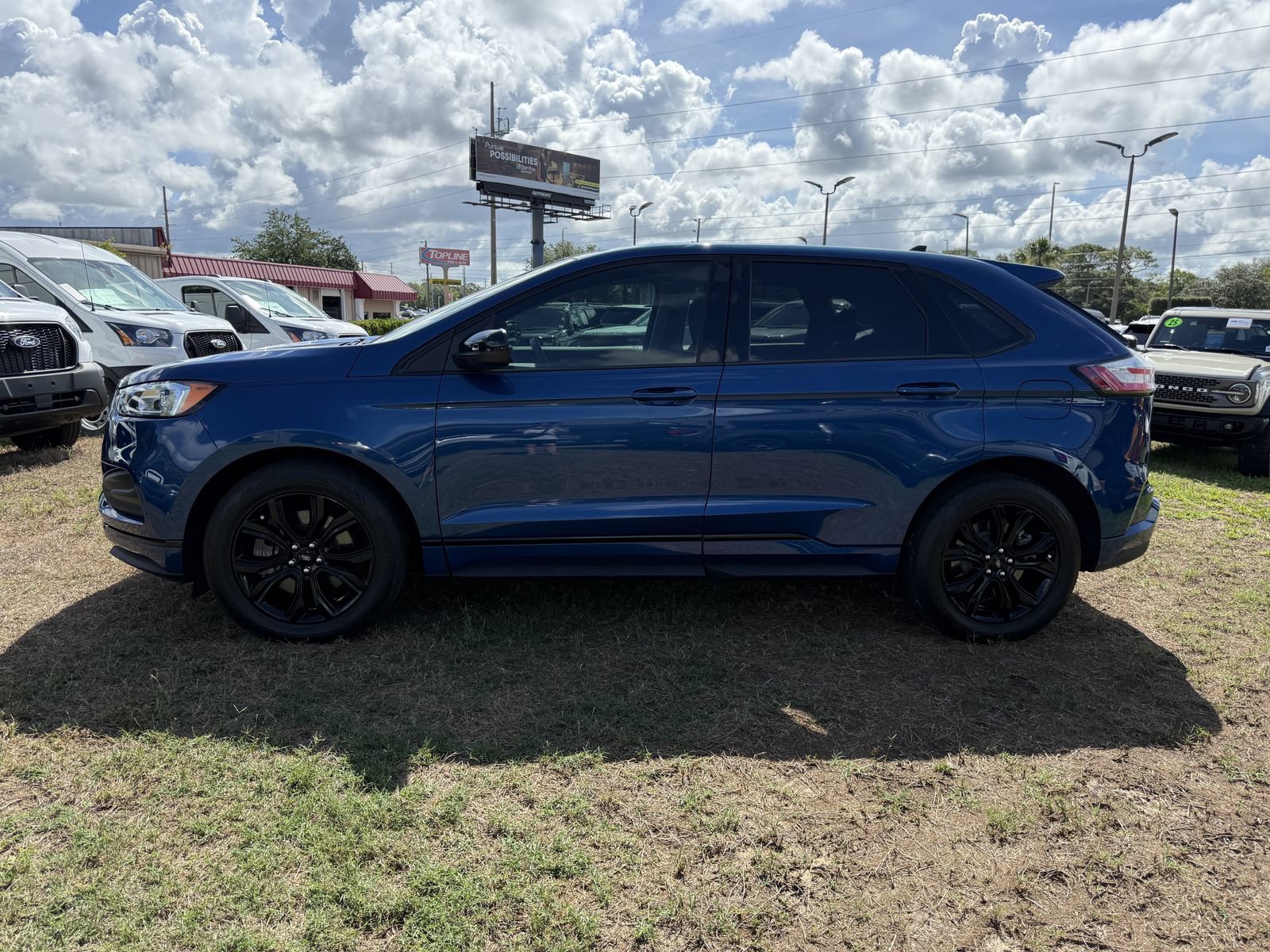 Certified 2022 Ford Edge SE w/ Black Appearance Package AWD/4WD image 8