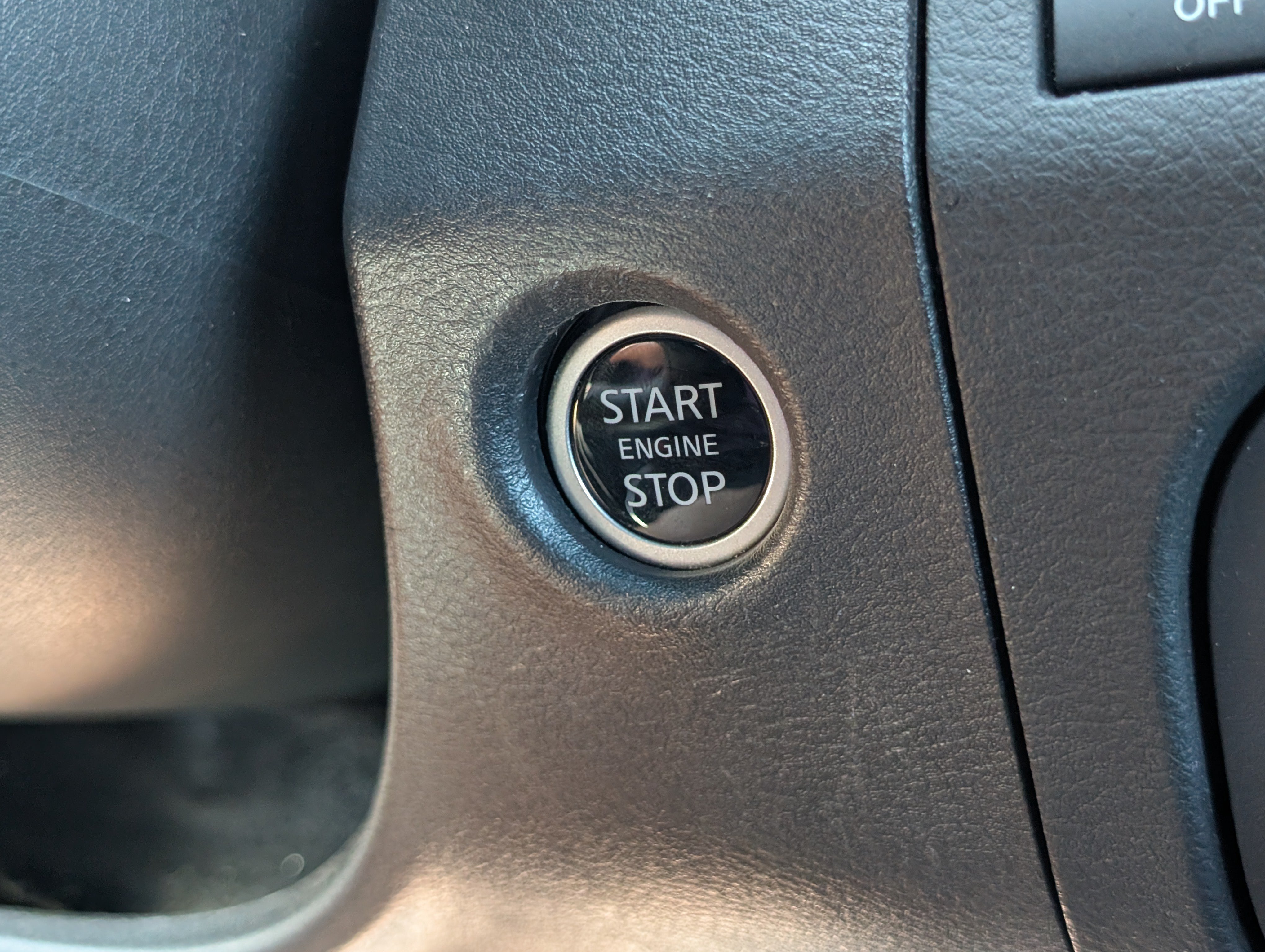 Used 2025 Nissan Frontier PRO-4X w/ Pro Convenience Package AWD/4WD image 22