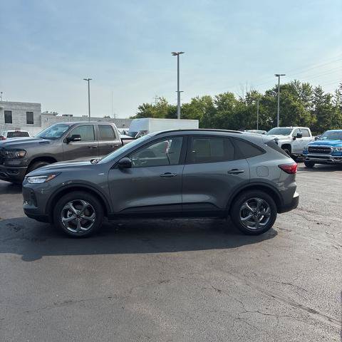 Certified 2025 Ford Escape ST-Line AWD/4WD image 3