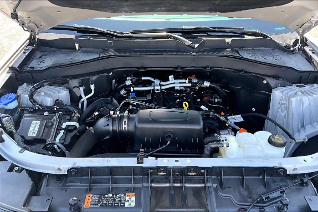 Certified 2024 Ford Explorer XLT w/ Equipment Group 202A AWD/4WD image 30