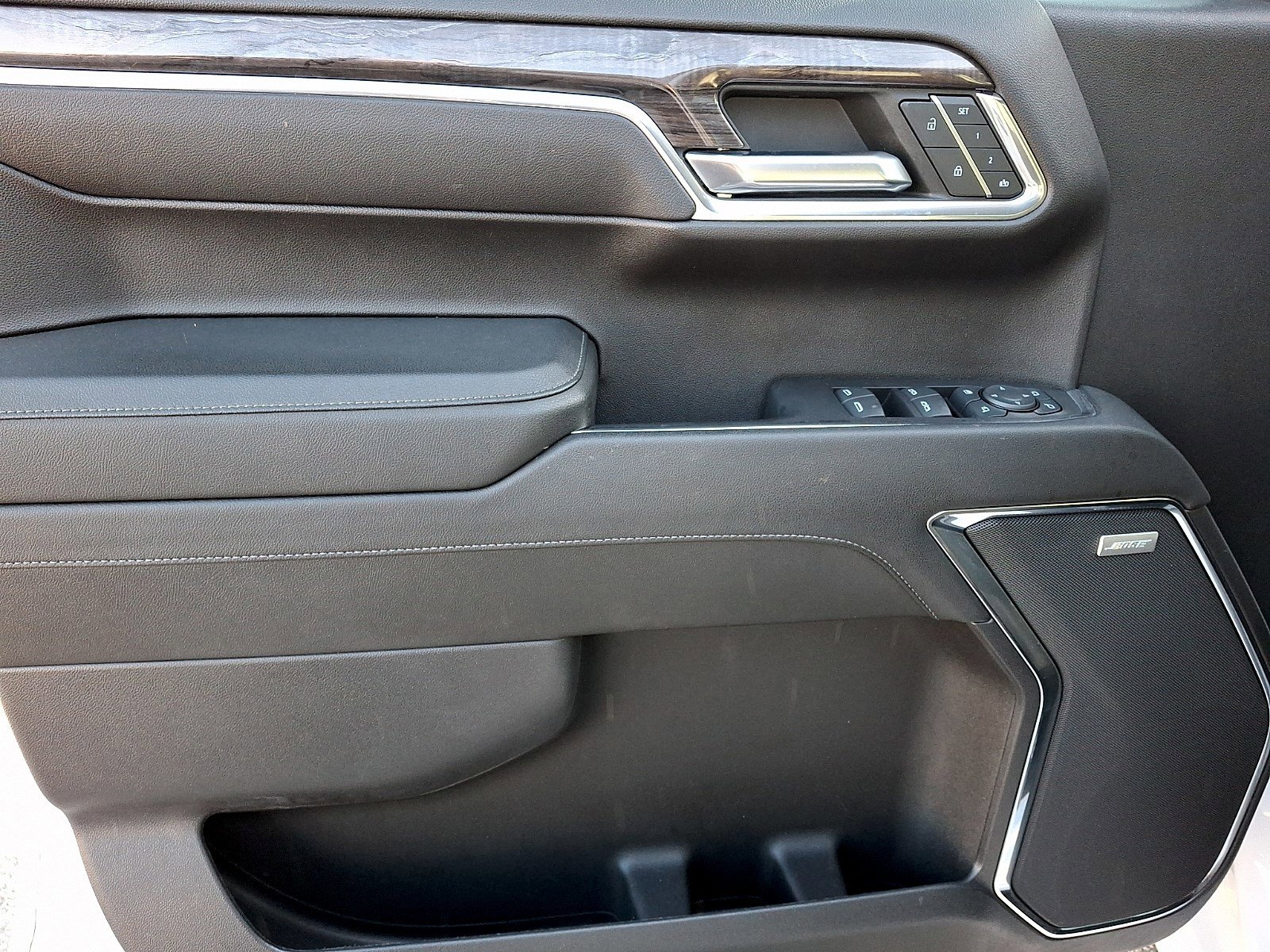 Used 2023 Chevrolet Silverado 1500 LTZ w/ Z71 Off-Road Package image 11