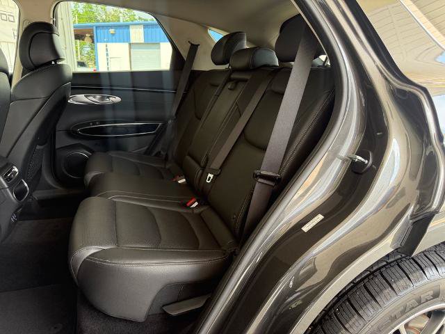 Used 2025 Genesis GV70 2.5T AWD/4WD image 8
