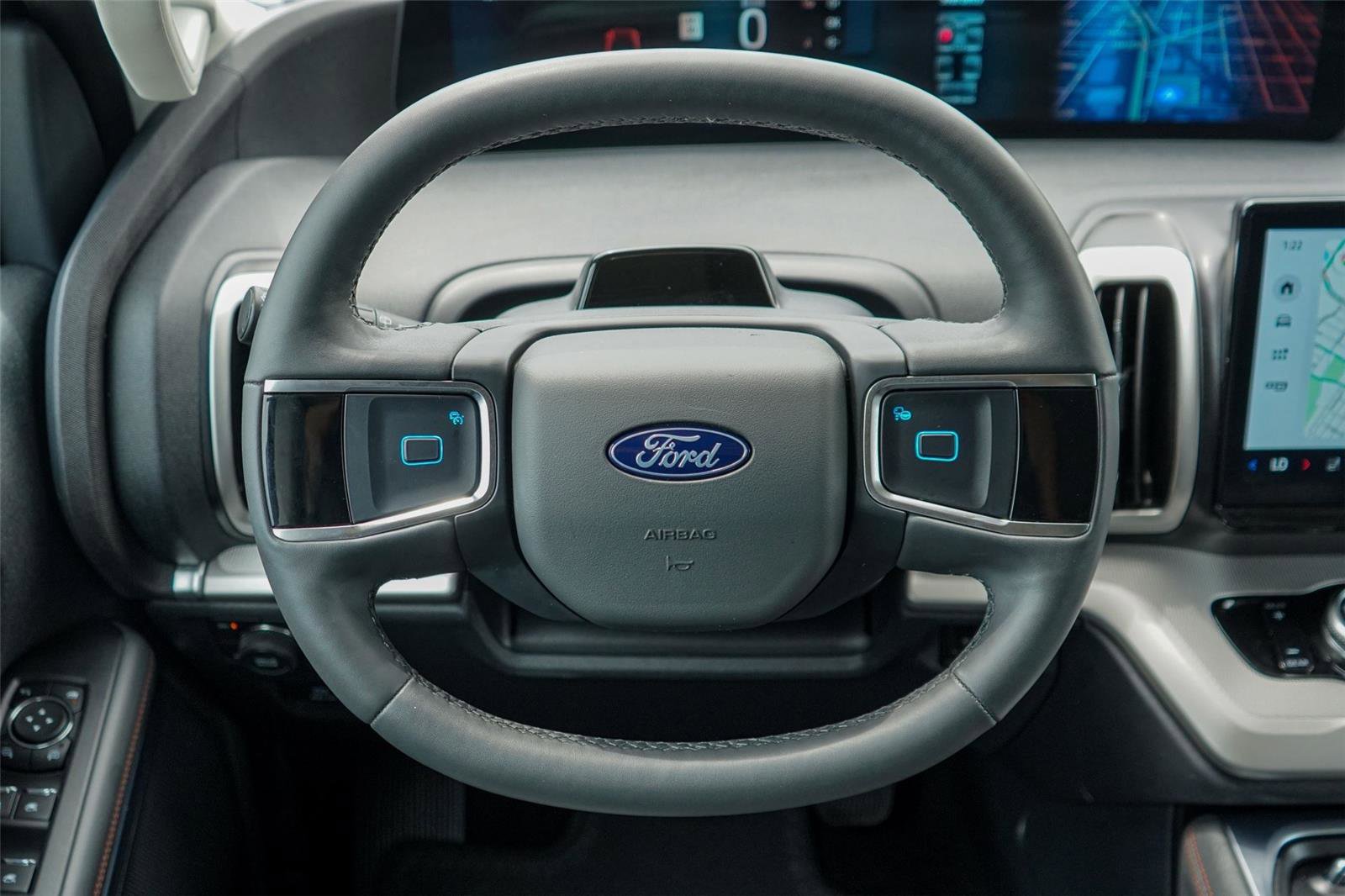 Certified 2025 Ford Expedition Active AWD/4WD image 26
