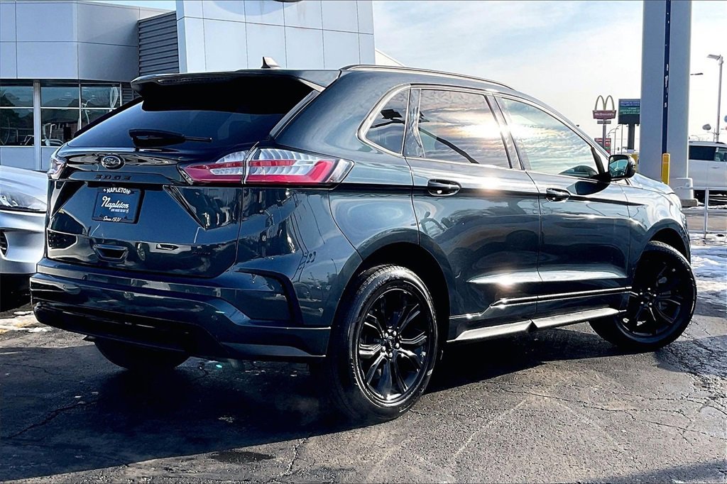 Certified 2022 Ford Edge SE w/ Black Appearance Package image 11
