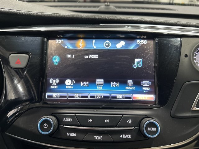 Used 2018 Buick Envision Essence FWD image 16