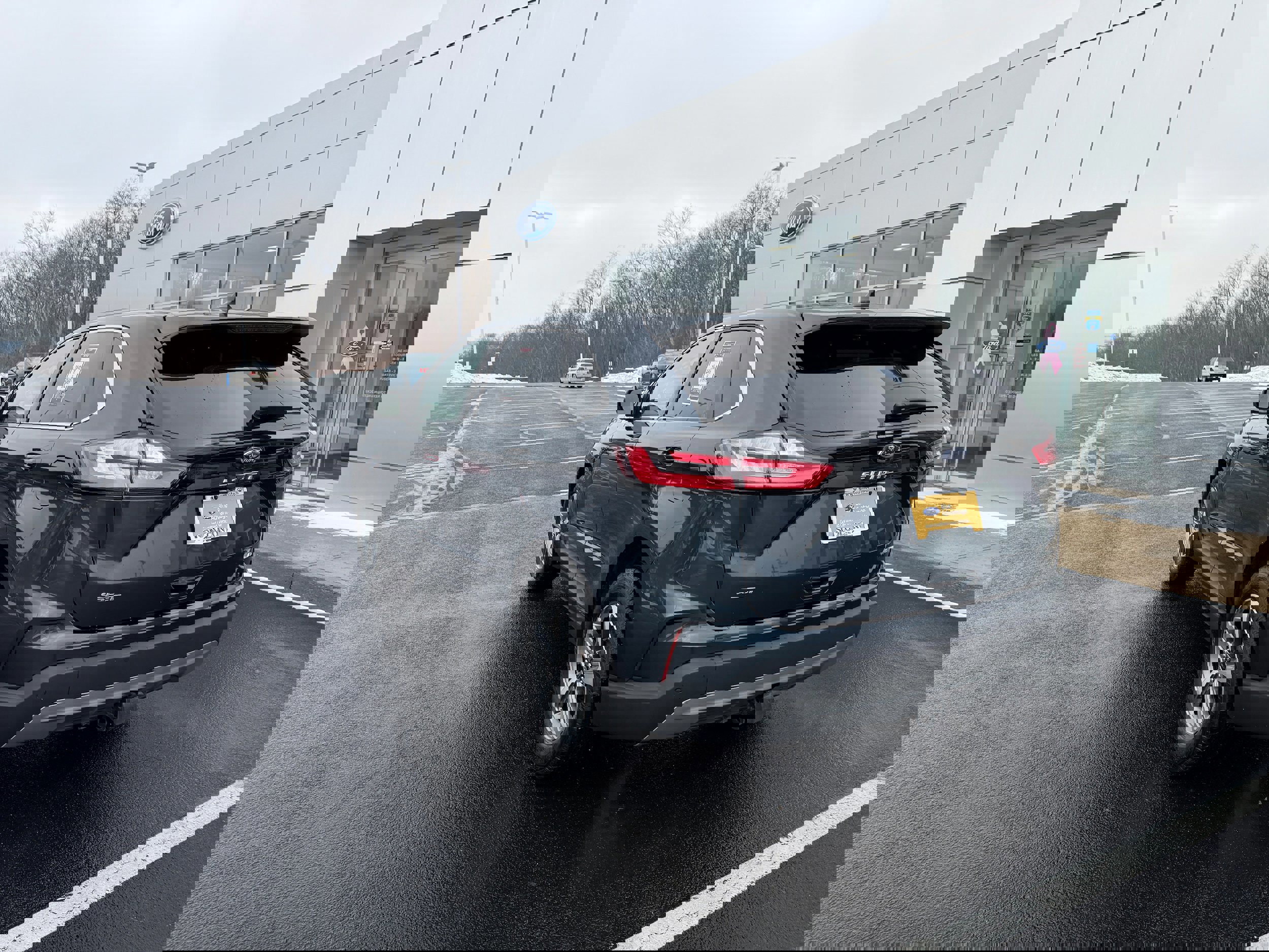 Certified 2024 Ford Edge SEL w/ Convenience Package image 5