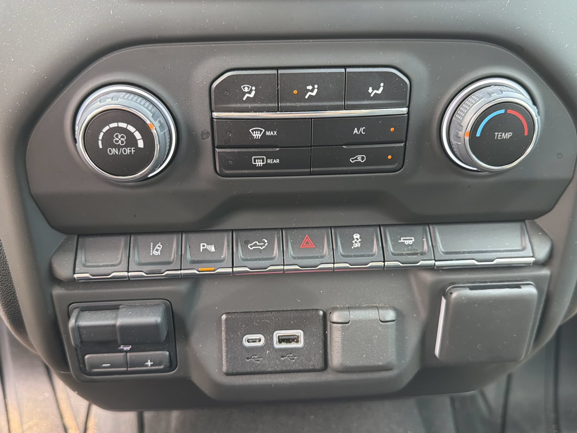 Used 2025 Chevrolet Silverado 2500 Custom w/ Custom Value Package RWD image 5