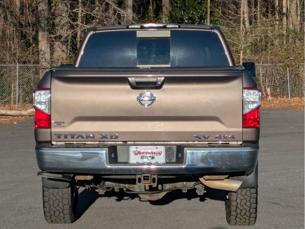 Used 2017 Nissan Titan SV image 4