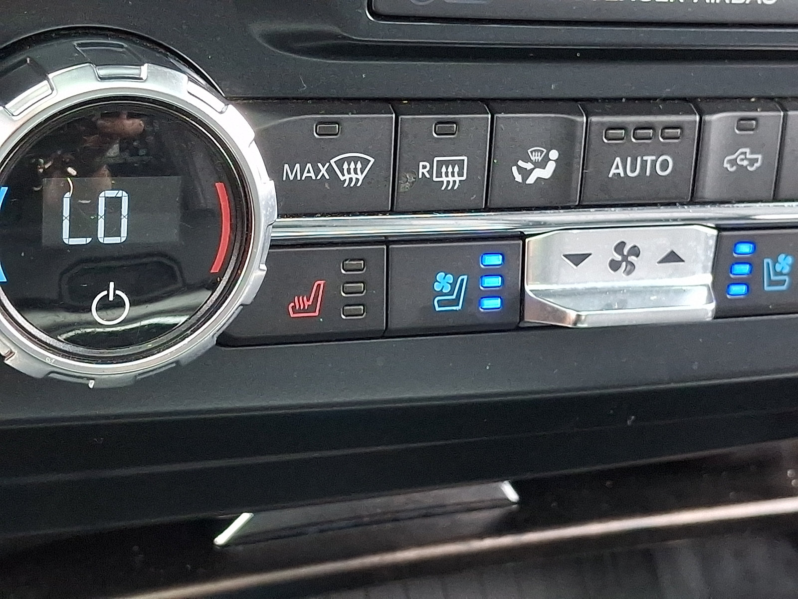 Certified 2022 Ford F350 Lariat w/ Tremor Off-Road Package AWD/4WD image 33