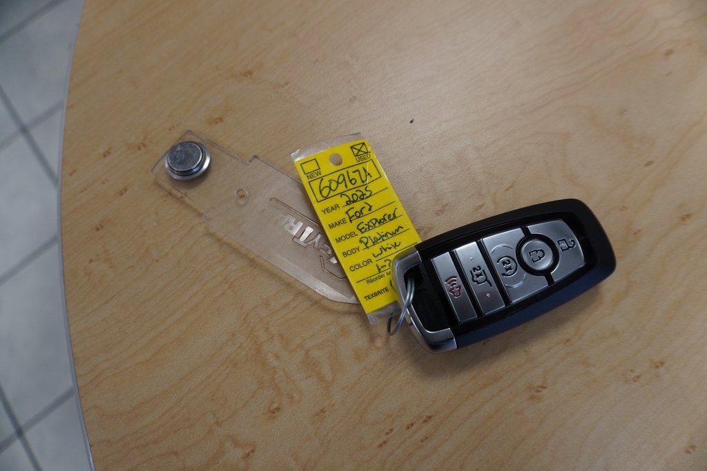 Certified 2025 Ford Explorer Platinum image 38