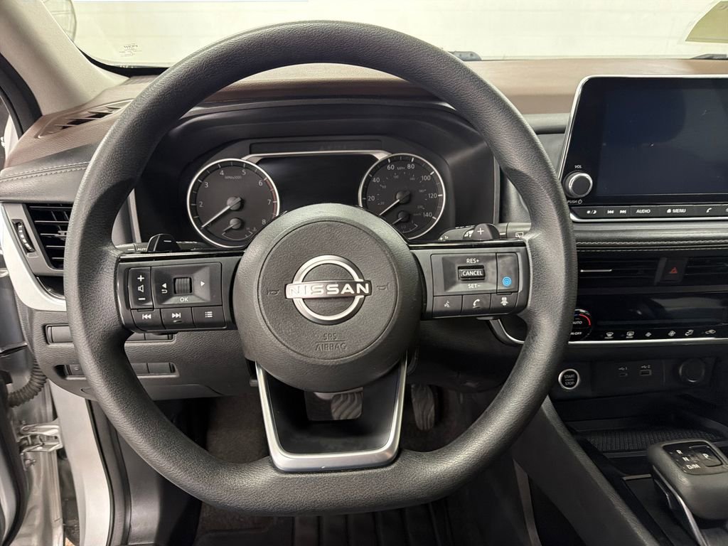 Used 2023 Nissan Rogue SV FWD image 18